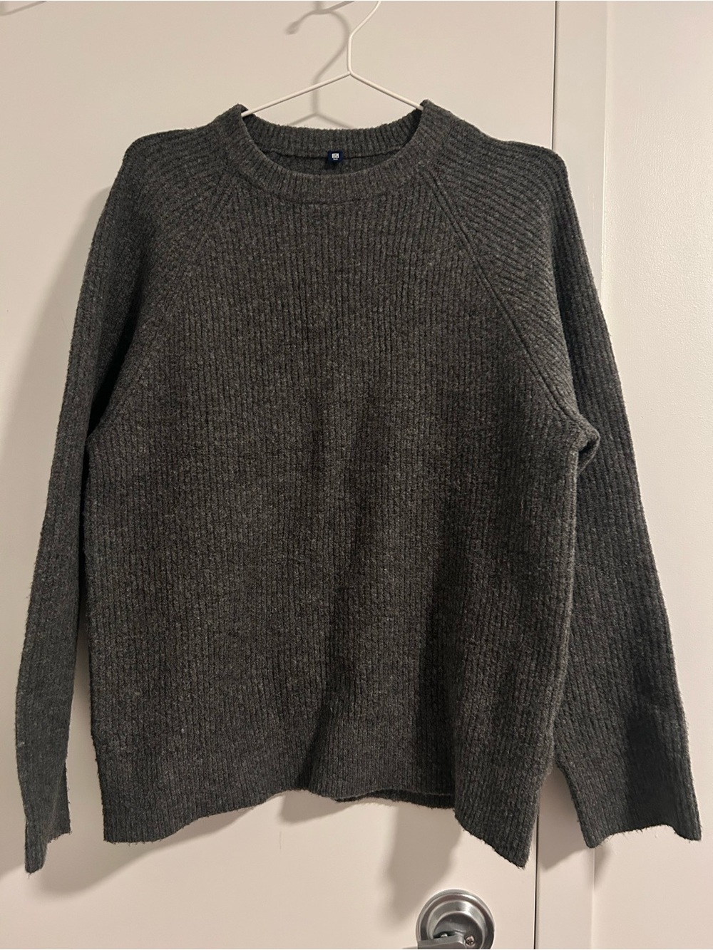 Uniqlo Dark Charcoal Ribbed Crewneck Sweater Women US 4/ Kids 160cm)